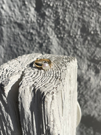 Classic White Freshwater Pearl Ring